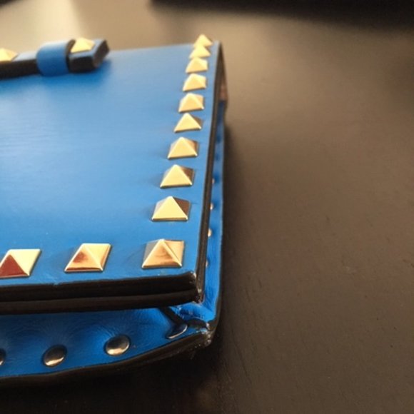 Blue Valentino Rockstud Wristlet Clutch - Picture 4 of 8